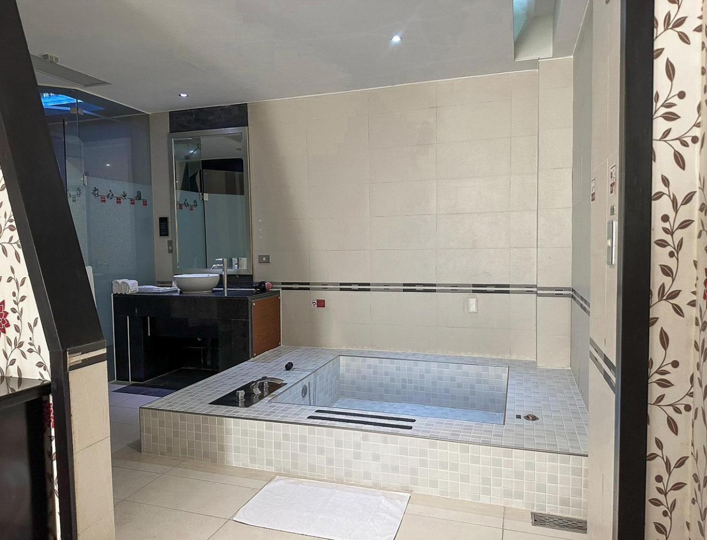 All-Ur Boutique Motel-Jhu Shan Branch Чжушань Экстерьер фото