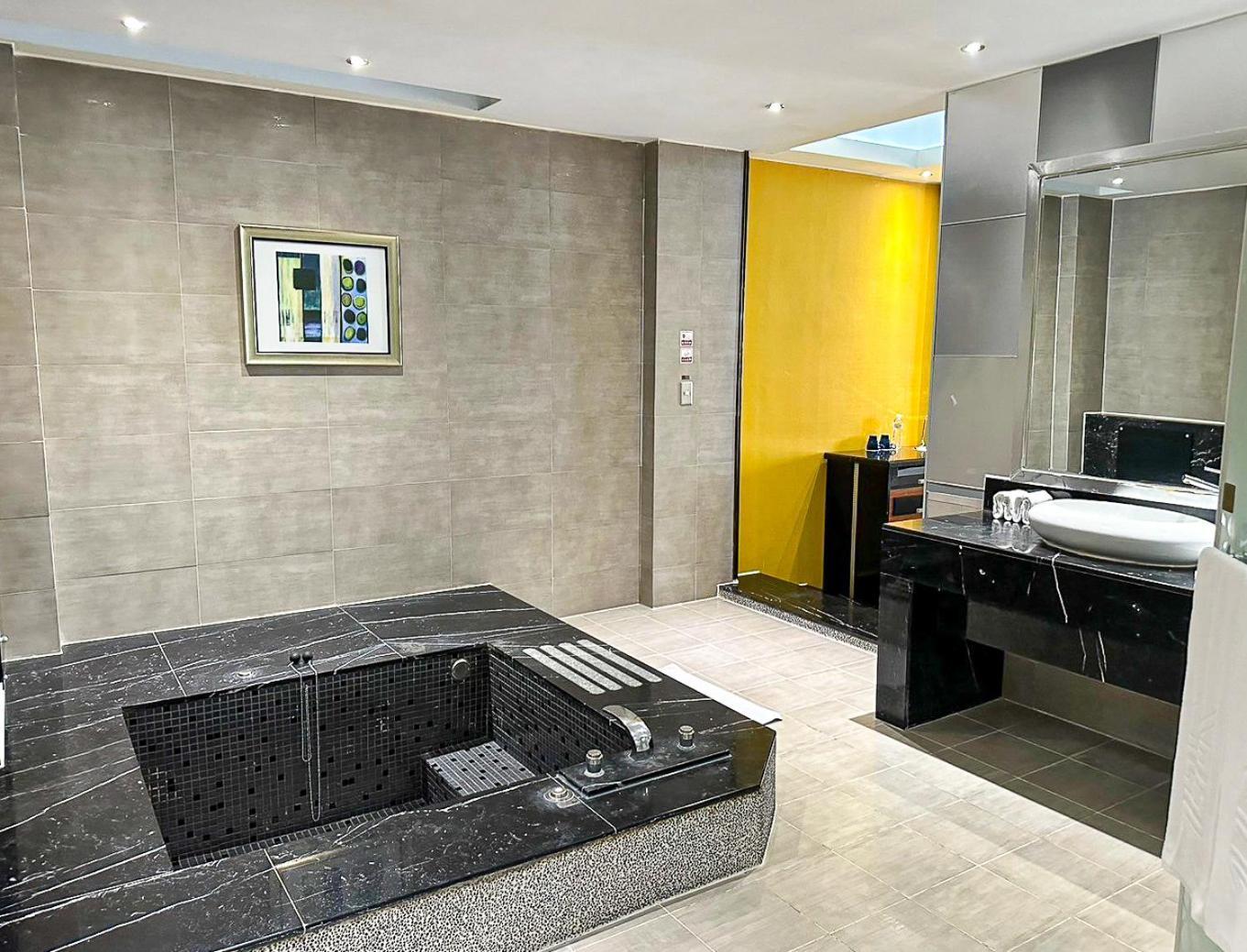 All-Ur Boutique Motel-Jhu Shan Branch Чжушань Экстерьер фото