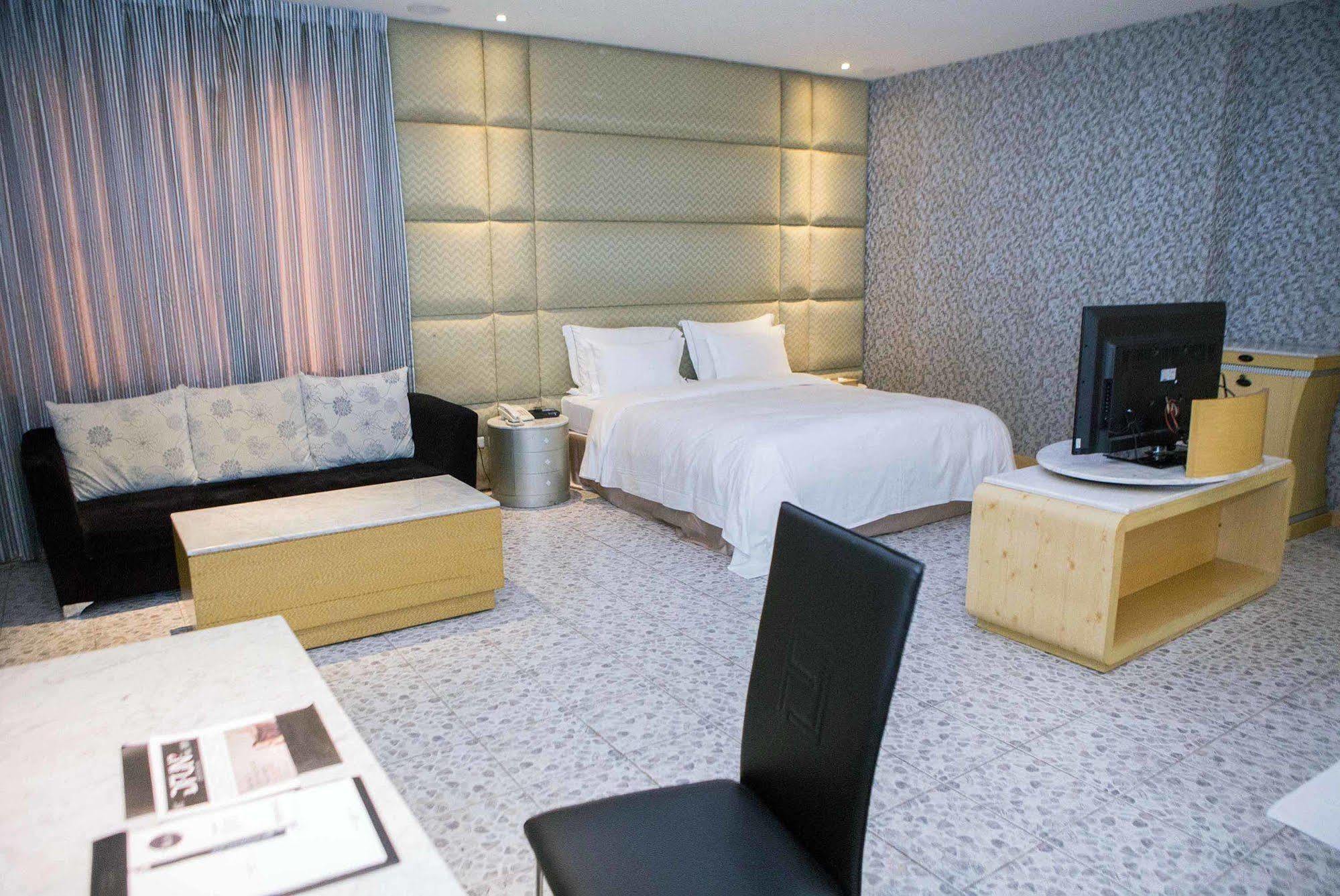 All-Ur Boutique Motel-Jhu Shan Branch Чжушань Экстерьер фото